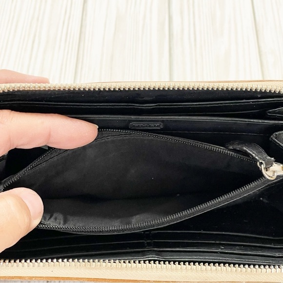 Coach Peyton Full Zip Patent Leather Wallet F48164 - Picture 5 of 16